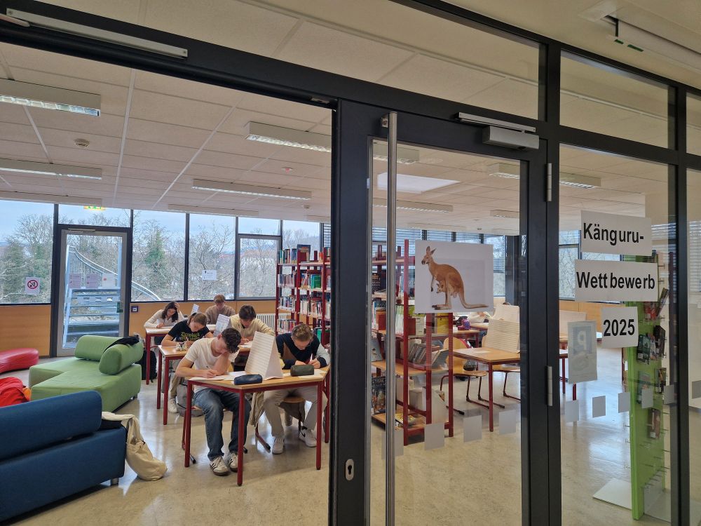 Schülerinnen und Schüler beim Wettbewerb Mathe Känguru