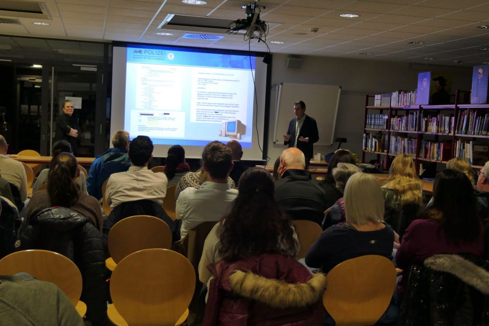 Eltern beim Präventionsabend