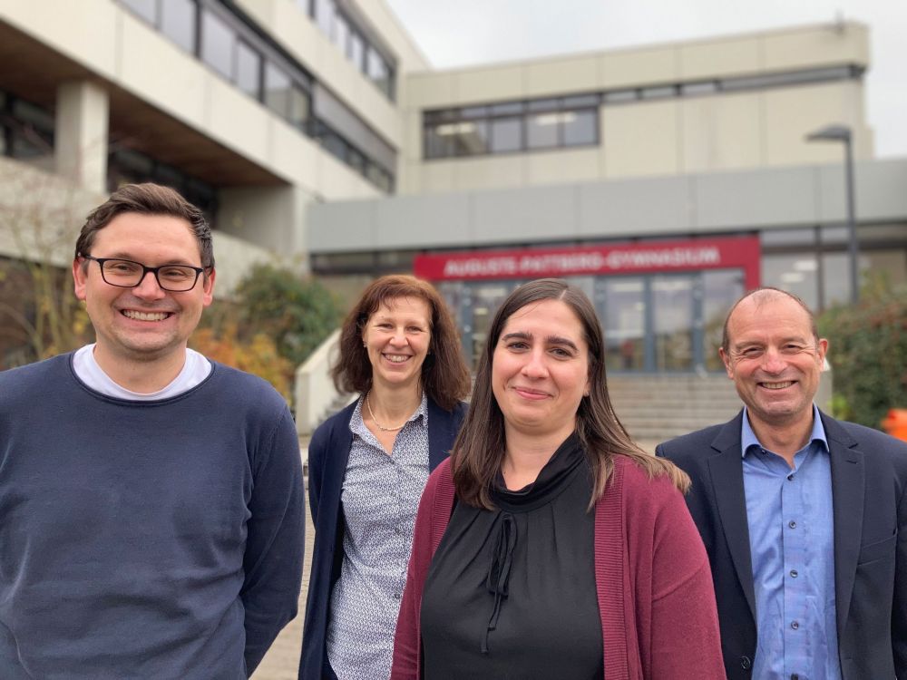 Lehrerinnen und Lehrer, die zur Auszeichnung Digitale Schule beigetragen haben