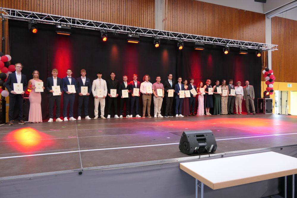 13d mit Tutorin StDin Claudia Schmidt und Schulleiter Dr. Thomas Pauer