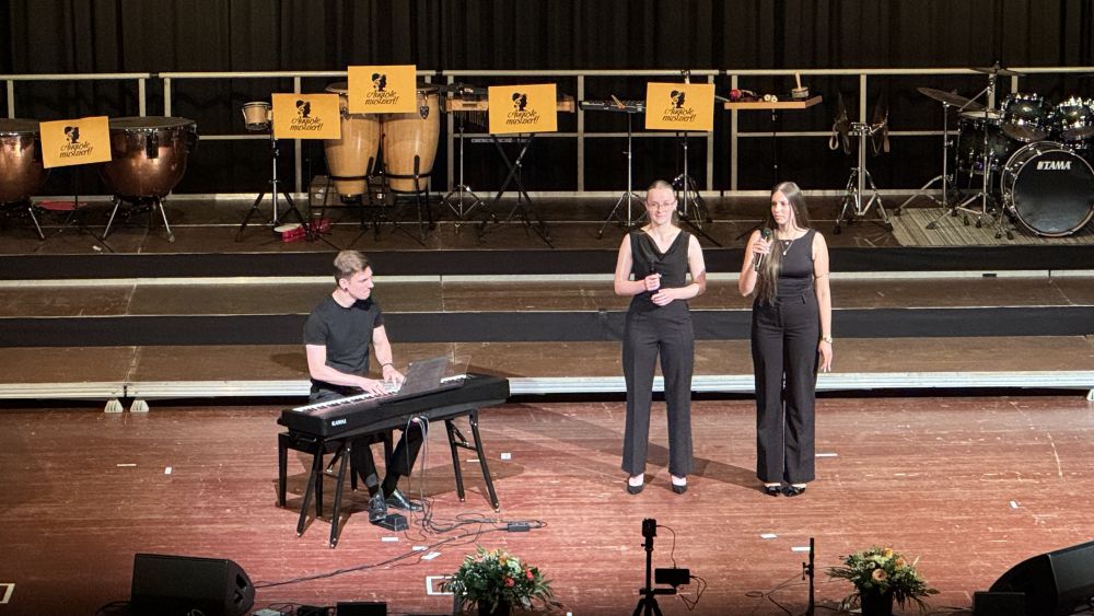 Beeindruckendes Duett
Am E-Piano: StR Jan-Marco Schäfer